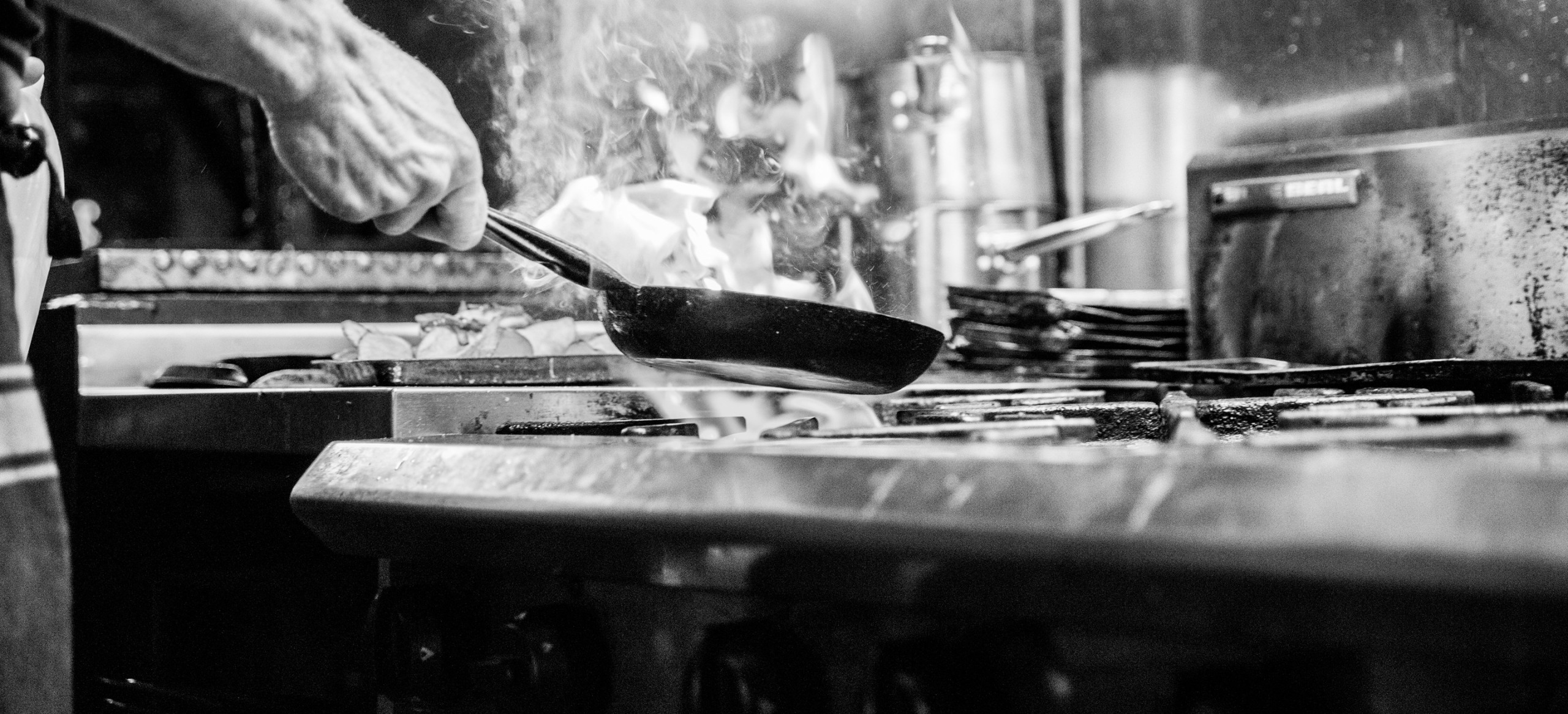 Cold smoked venison salad with white peaches and cranberry image